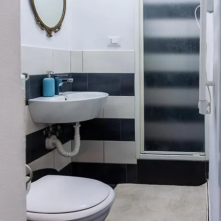 Elohim House Apartment
