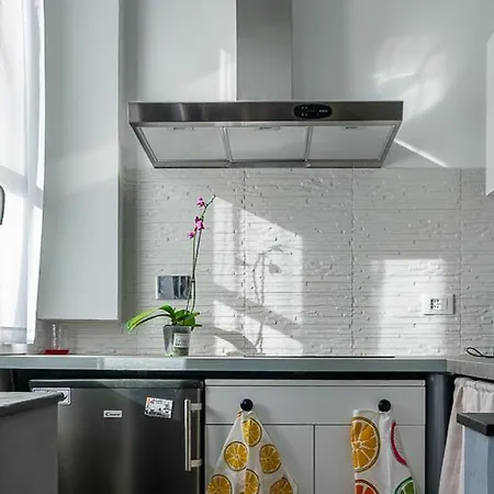 Apartment Elohim House